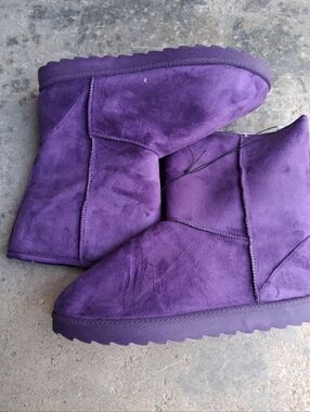 NWT Womens Ashley Blue Purple Suede Slip On Soft Boots